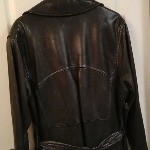 Danier button front belted black leather jacket ladies US size 6 - Picture 10 of 15